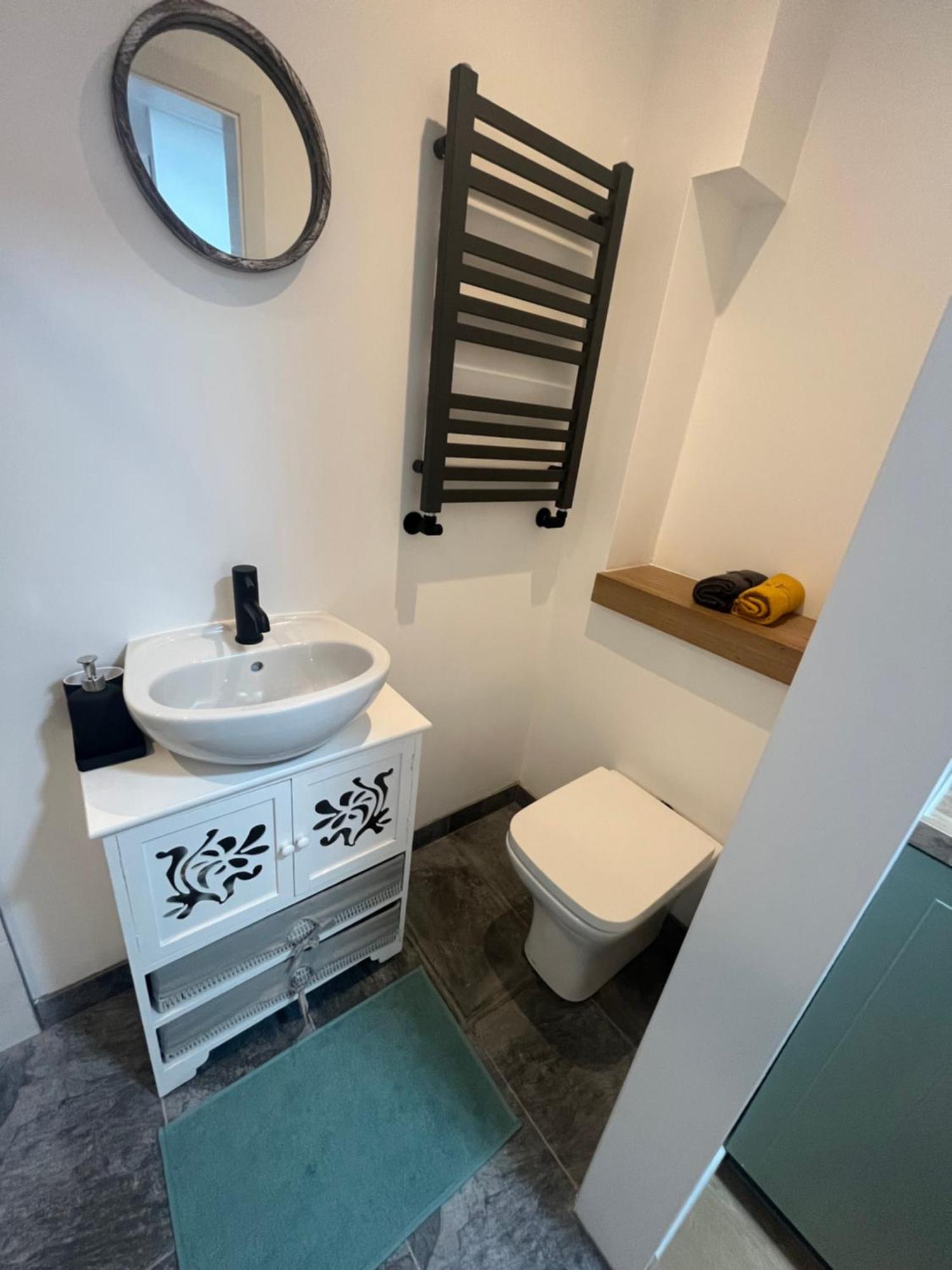 Ferienwohnung Teddington Little Gem London Exterior foto