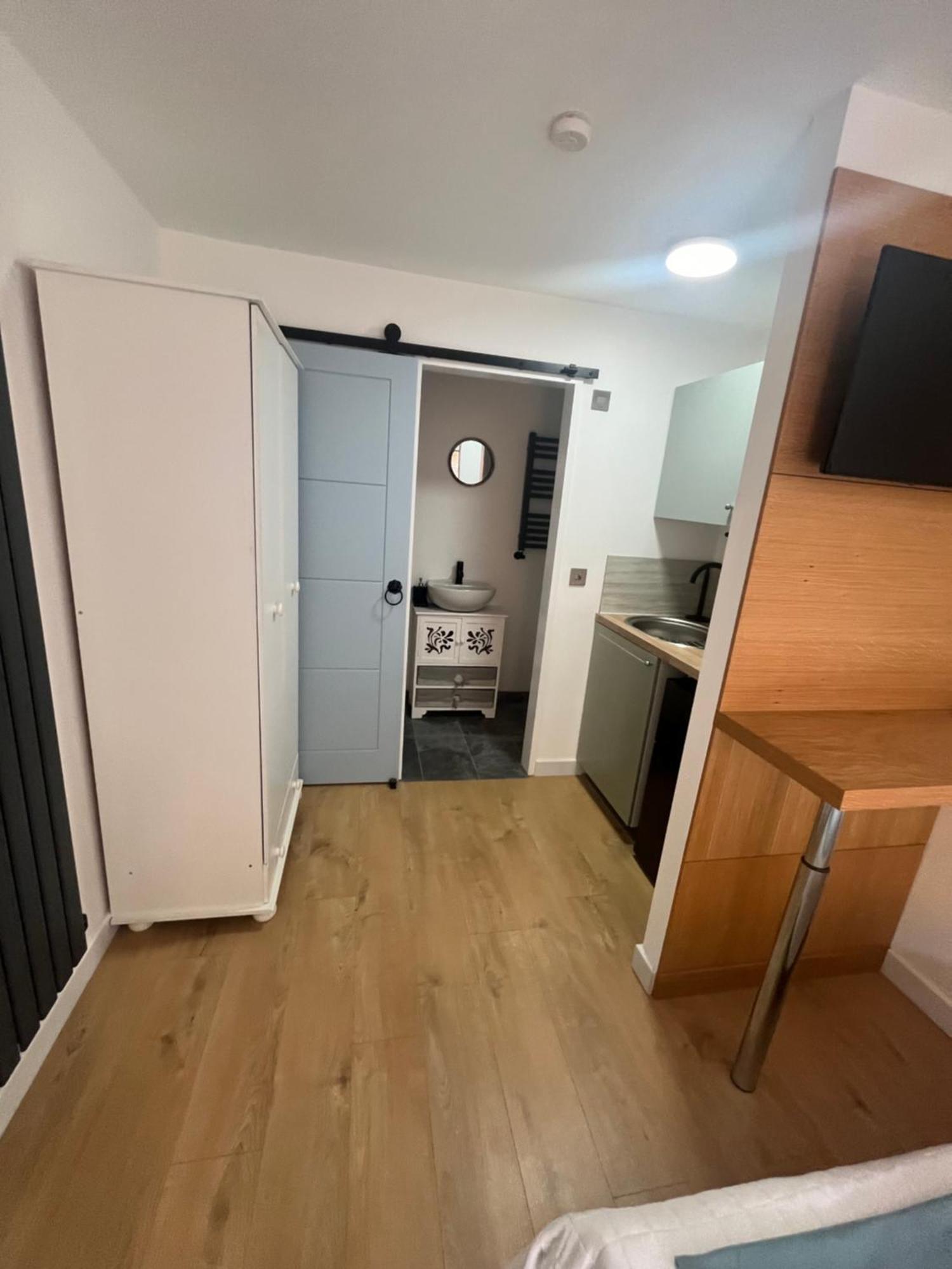 Ferienwohnung Teddington Little Gem London Exterior foto
