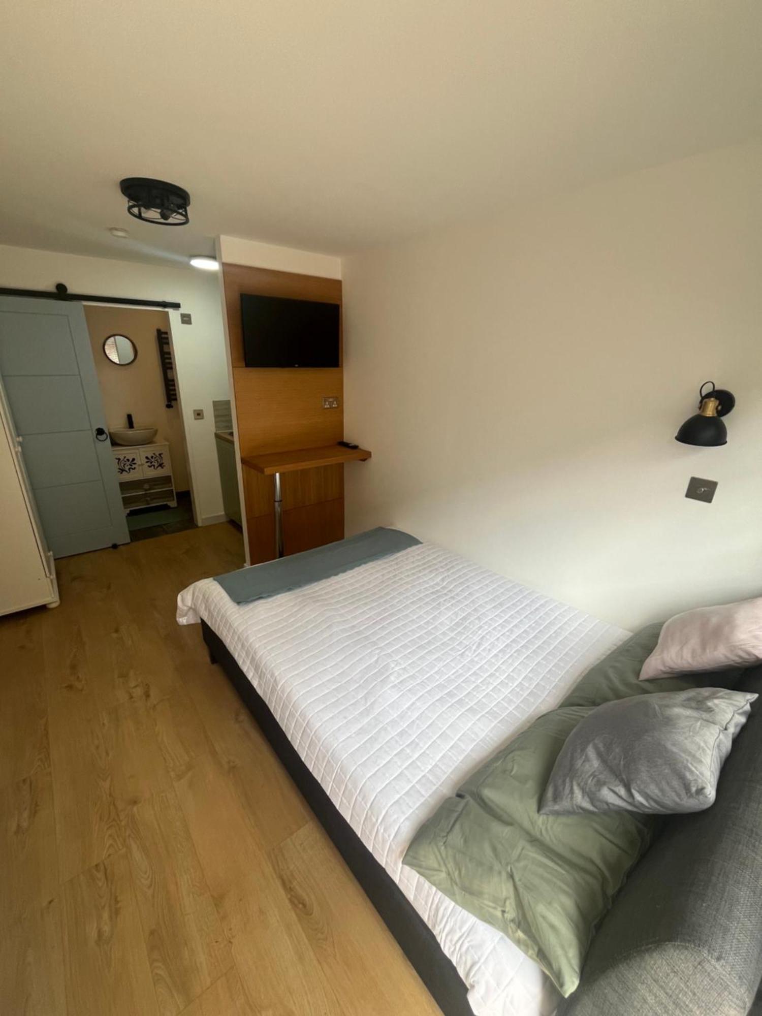 Ferienwohnung Teddington Little Gem London Exterior foto