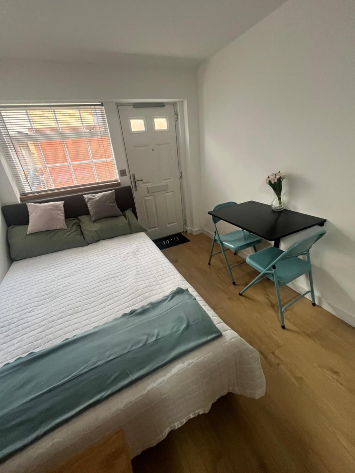Ferienwohnung Teddington Little Gem London Exterior foto
