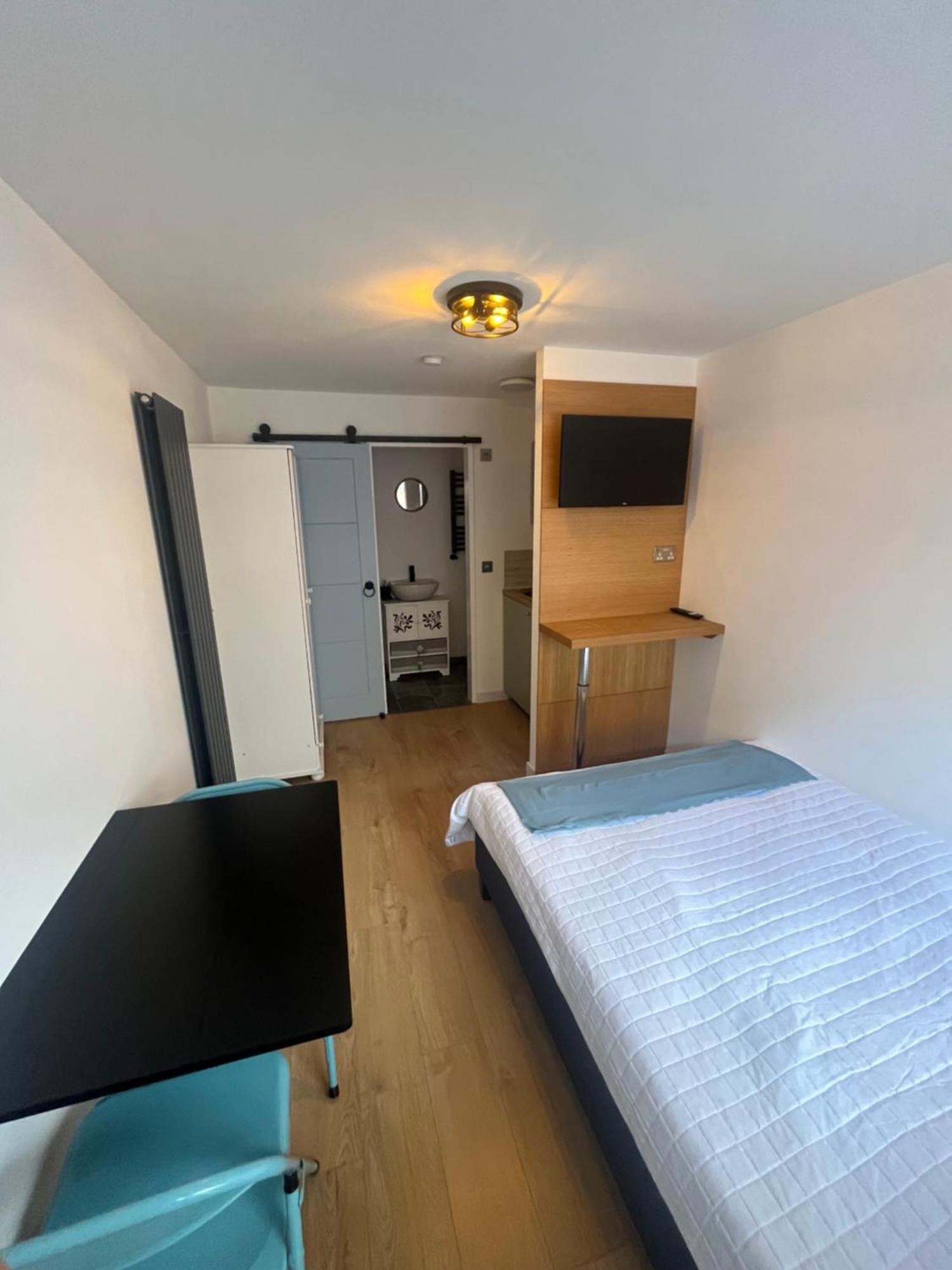 Ferienwohnung Teddington Little Gem London Exterior foto