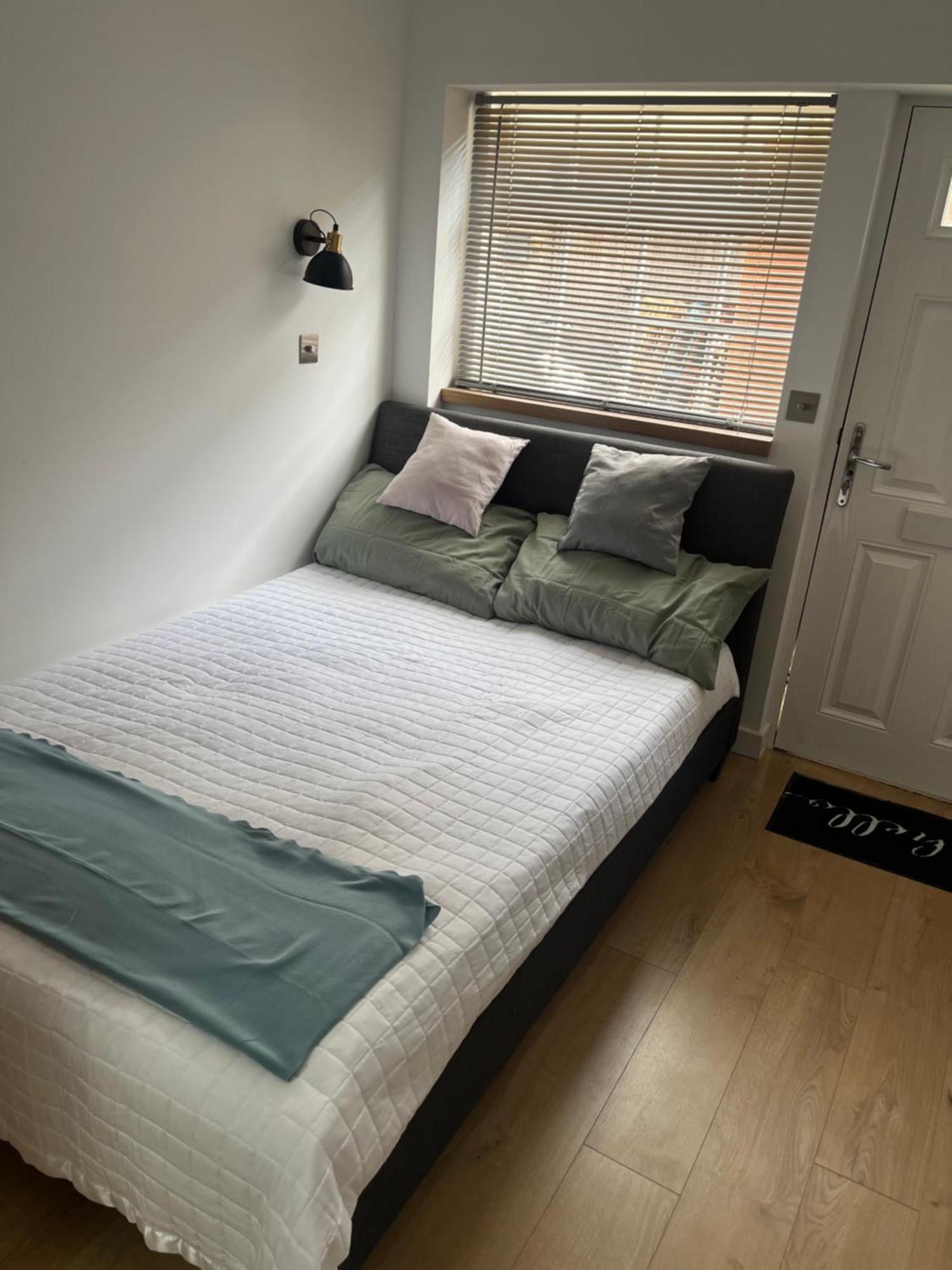 Ferienwohnung Teddington Little Gem London Exterior foto